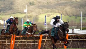 Flooring Porter retains Stayers’ Hurdle title in style