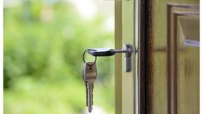 'How did we end up here?' Outrage at Government as 70-year-old woman works two jobs to pay rent