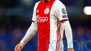 Ajax’s Lisandro Martinez in England to finalise his move to Manchester United