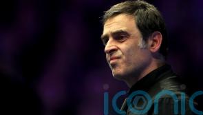 Ronnie O’Sullivan almost tipped over the edge by cue issues in Ross Muir clash