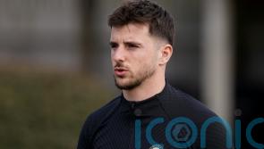 Manchester United make improved bid of up to £50m for Chelsea’s Mason Mount