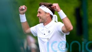 Liam Broady has too many tricks up his sleeve for magician Constant Lestienne