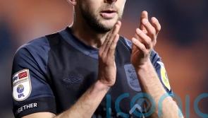 Jordan Rhodes penalty earns Blackpool narrow win over Barnsley