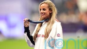 Lack of pressure helped to secure 1500m medal, Georgia Bell says