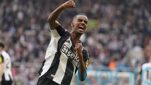 Newcastle boss Eddie Howe hopes ‘electric’ Alexander Isak is fit to face Everton
