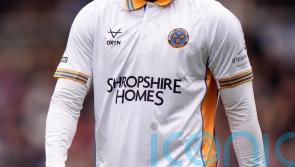 Ten-man Eastleigh hold Wealdstone