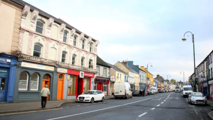 Temporary car park in Limerick town opens ahead of festive shopping rush