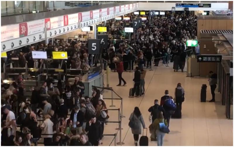 Airport  'aggressively'  recruiting security staff to meet passenger demand 
