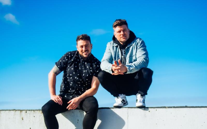 Who are the guests on this week's episode of The 2 Johnnies Late Night Lock In