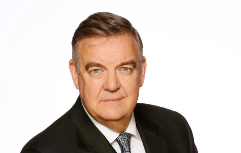 End of an era as Bryan Dobson  retires from RTÉ after nearly 40 years