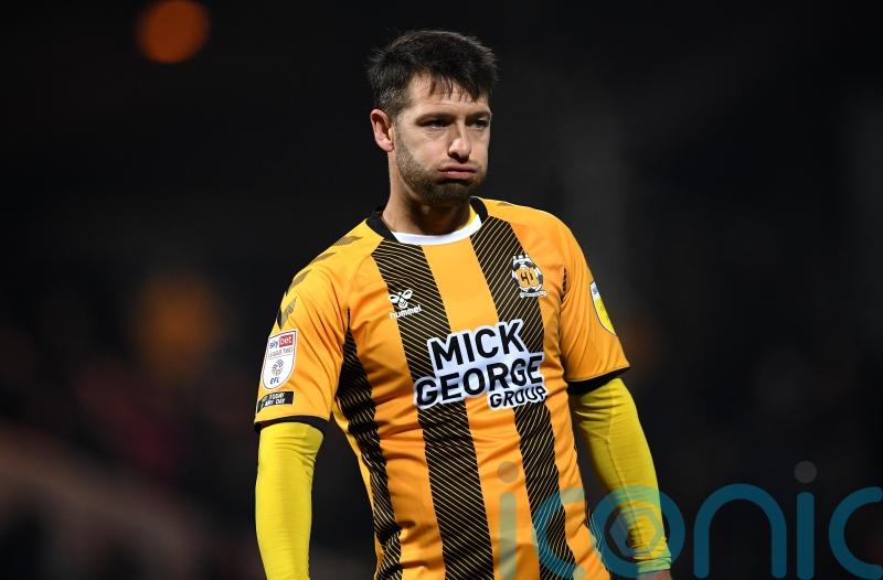 Cambridge begin life without Wes Hoolahan as they take on MK Dons at home