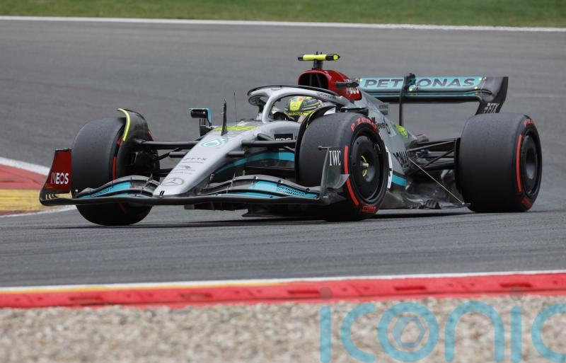 He only knows how to drive when starting first – Alonso hits out at Hamilton