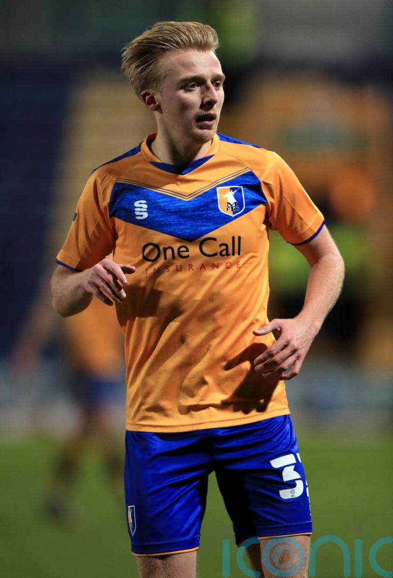 Mansfield move into play-off spots with comfortable win at struggling Gillingham