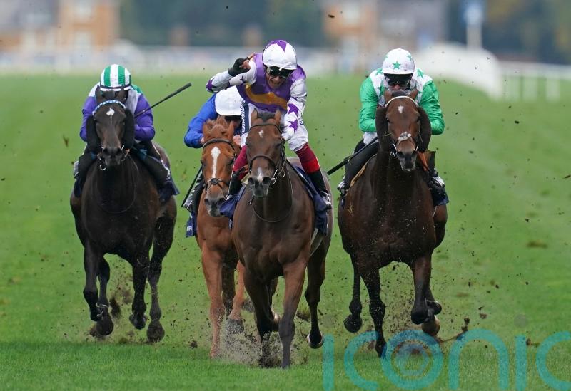 Kinross and Dettori power to Champions Sprint success