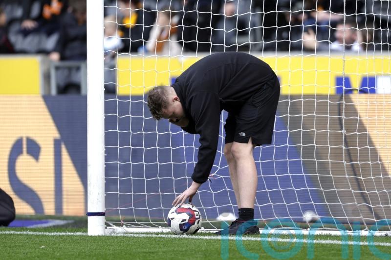 Birmingham beat Hull after delay because goals were too big