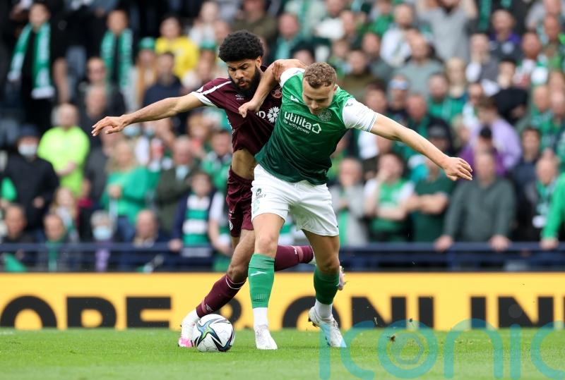 Lee Johnson calls on Ryan Porteous to couple ‘fire in the belly’ with cool head