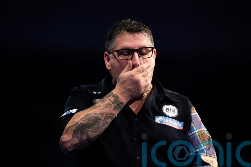 Gary Anderson crashes out of World Darts Championship
