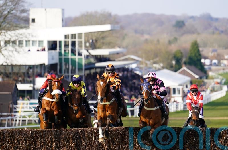 Weather woes continue as frost claims Plumpton card