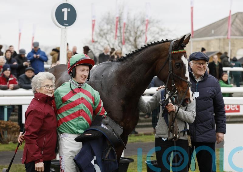 Tommy’s Oscar delight for Ann and Ian Hamilton at Doncaster