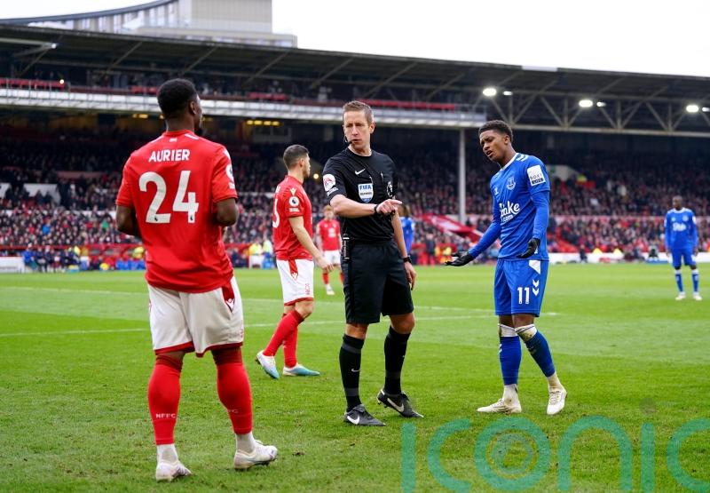 Steve Cooper and Sean Dyche criticise John Brooks&rsquo; refereeing display after draw