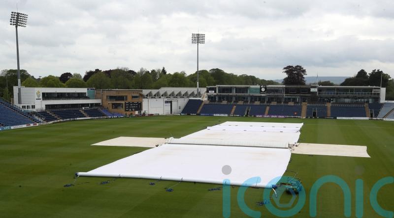 Faulty pitch cover holds up Glamorgan’s season opener against Gloucestershire