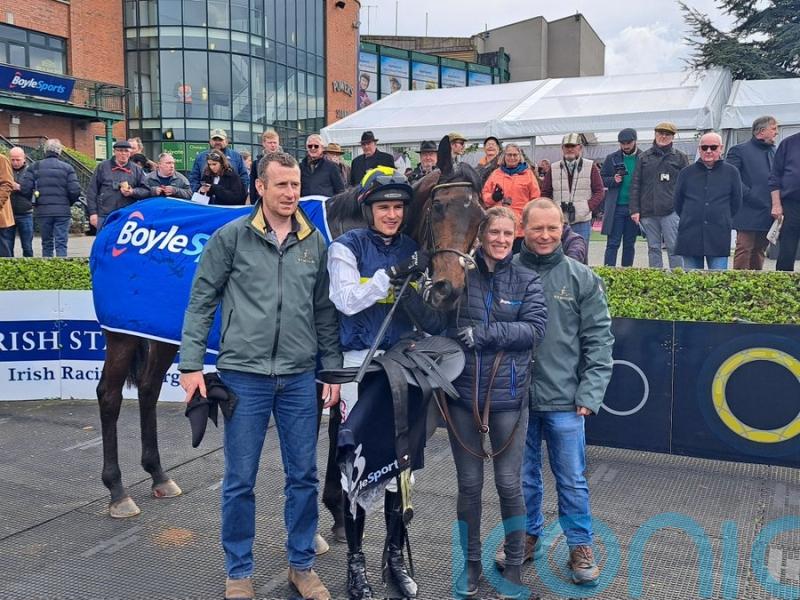 Instit floors stablemate Allegorie De Vassy at Fairyhouse