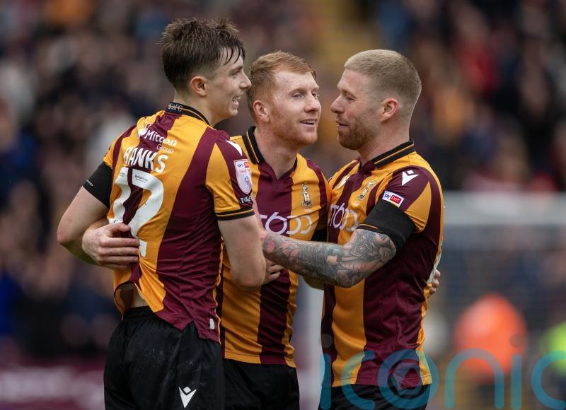 Bradford book play-off place with point against champions Leyton Orient