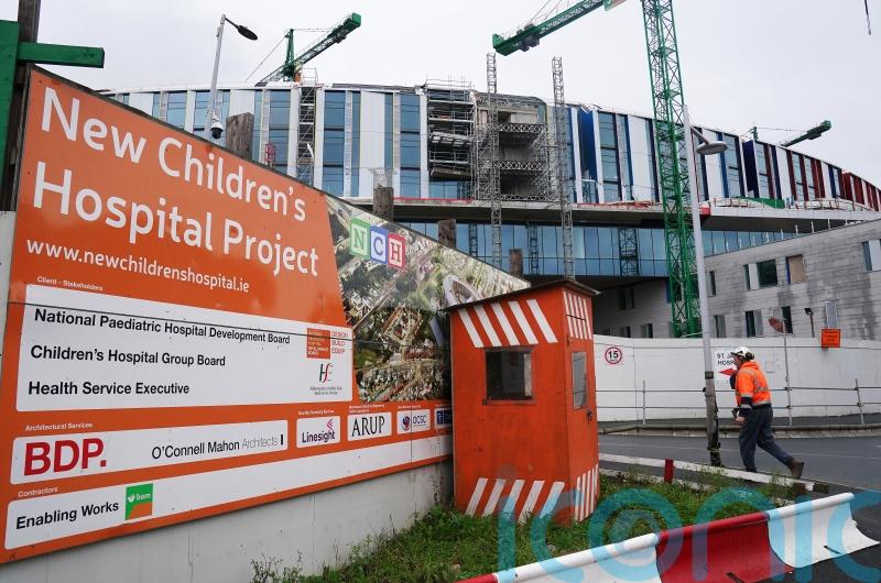 Government expects children&rsquo;s hospital to be delivered next year &lsquo;as planned&rsquo;