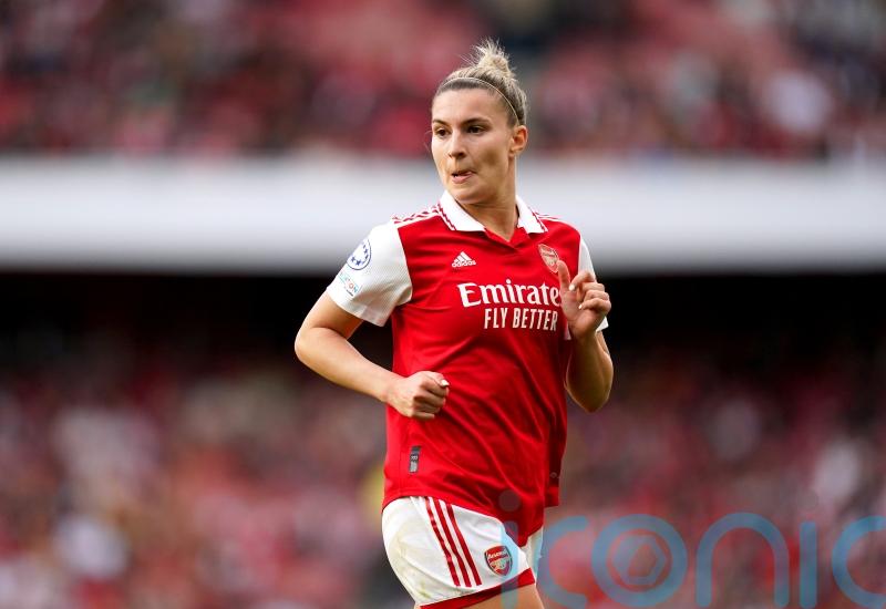 Steph Catley signs new Arsenal deal