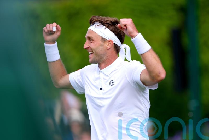 Liam Broady has too many tricks up his sleeve for magician Constant Lestienne