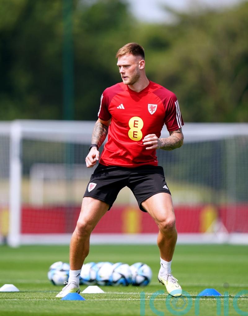 Joe Low double helps Wycombe past Leyton Orient