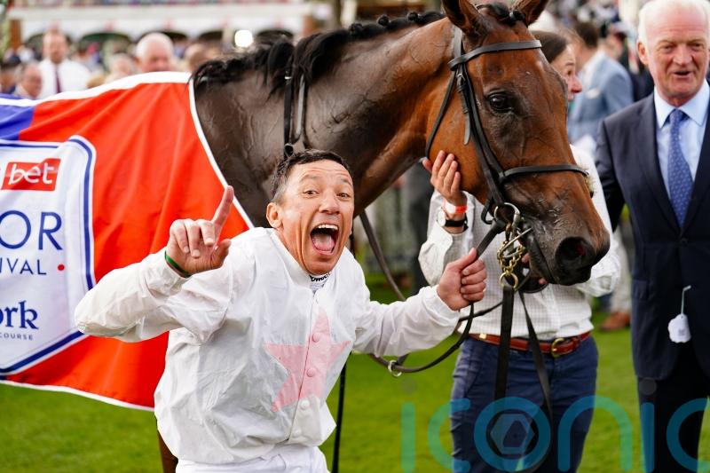 Dettori signs off from the Knavesmire with final day double