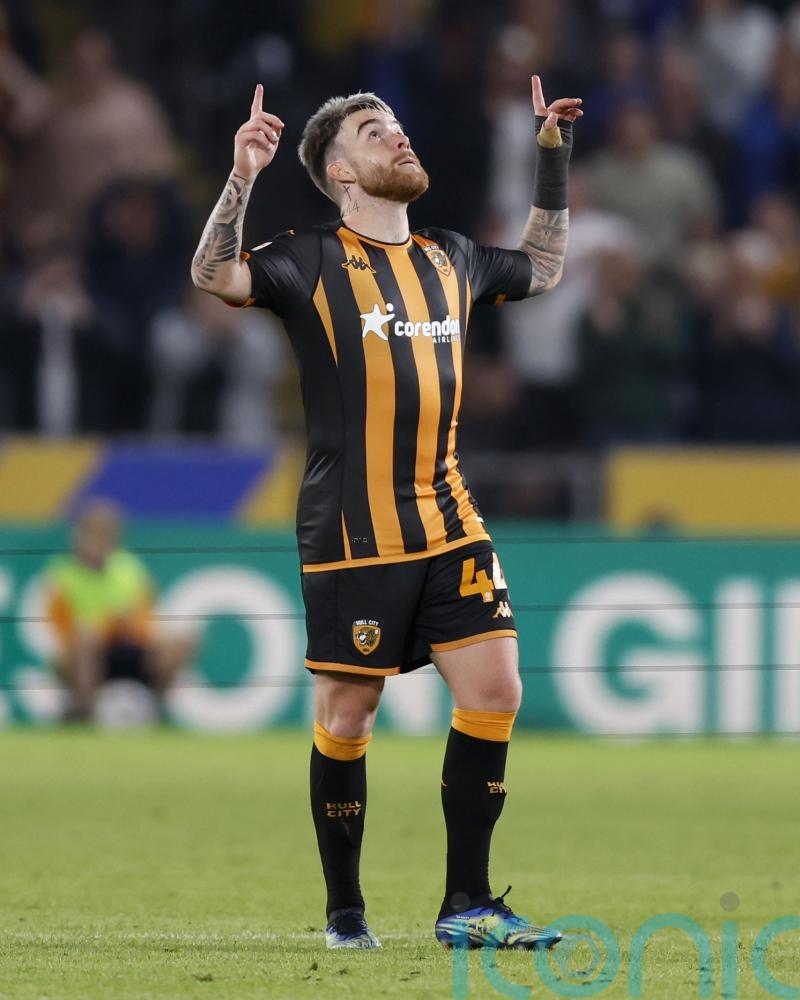 Aaron Connolly header earns Hull home draw with Coventry