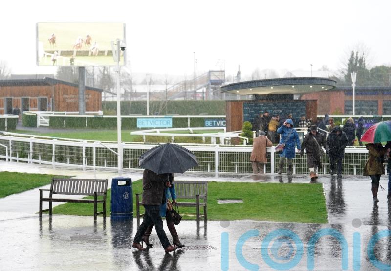 Waterlogging claims Newbury’s Flat finale
