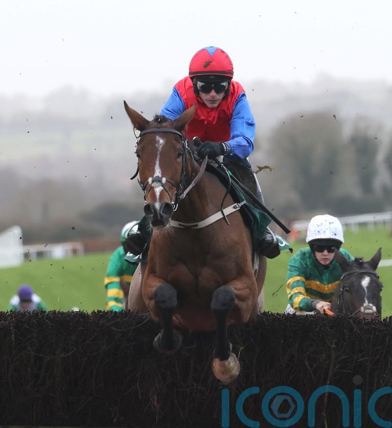 Facile Vega gets chasing career off to fine start