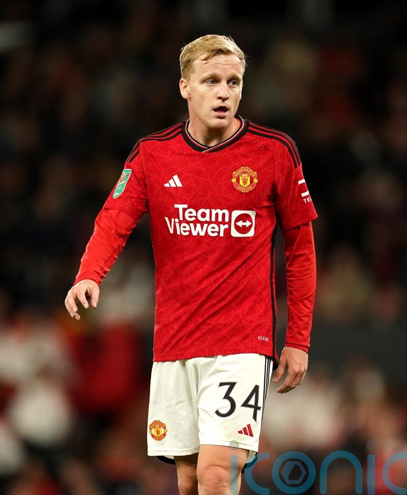 Man Utd midfielder Donny Van De Beek set for Eintracht Frankfurt loan in January