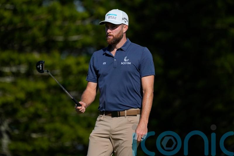 Chris Kirk takes one-shot lead into final round in Hawaii