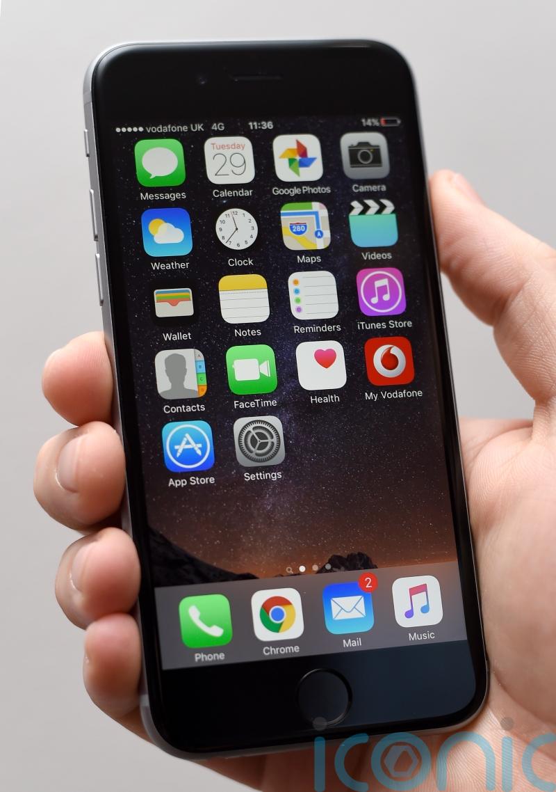 Personal use of smartphones in the workplace can reduce stress, study shows