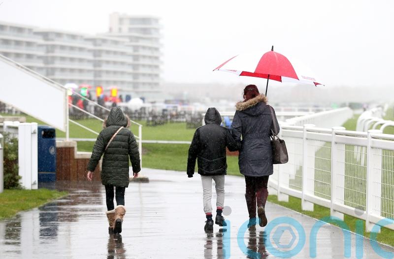 Heavy going at Newbury but ‘track is in very good condition’