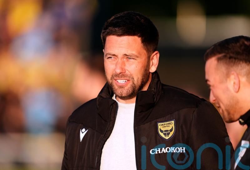 Des Buckingham happy with Oxford&rsquo;s slender advantage against Peterborough