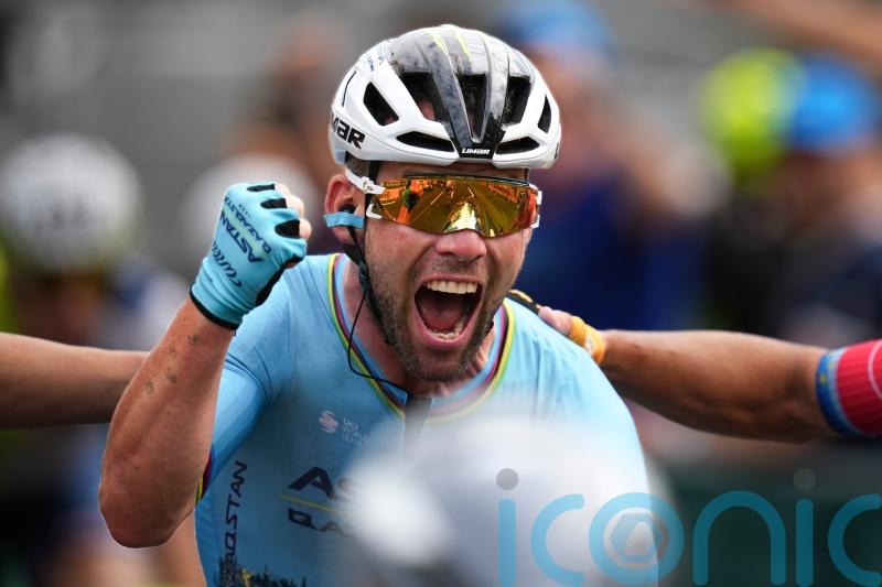 How does Mark Cavendish compare to previous record holder Eddy Merckx?