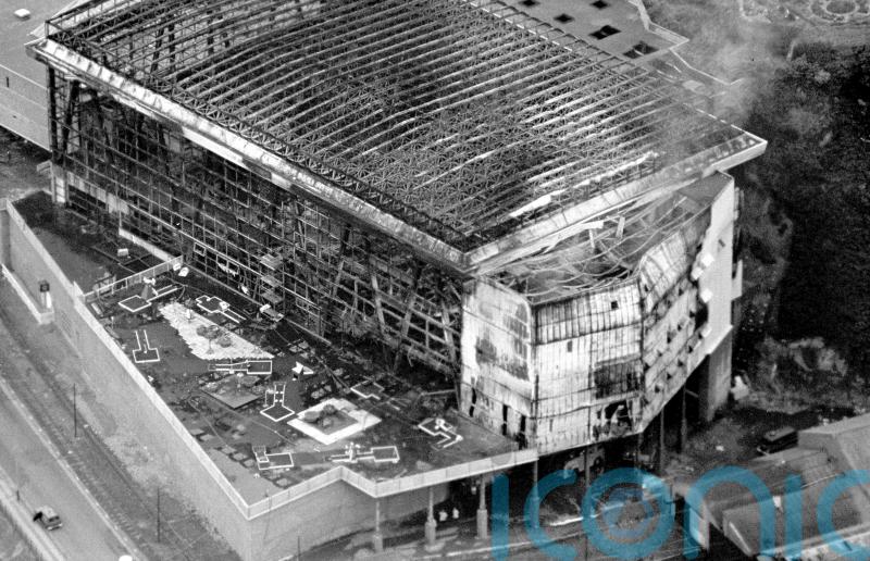 Summerland fire campaigners seek fresh inquest into 50 deaths in 1973