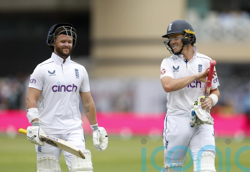 Ben Duckett and Ollie Pope share another century stand for England