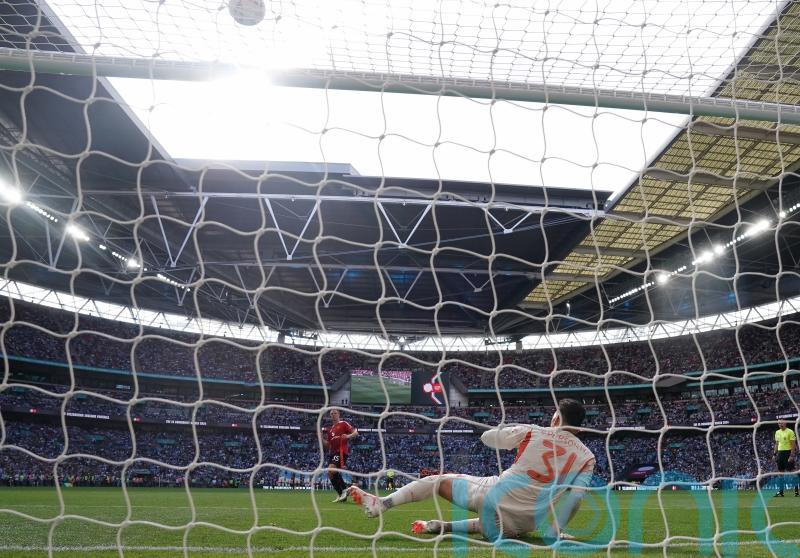Jonny misses from the spot as City beat United to Community Shield title