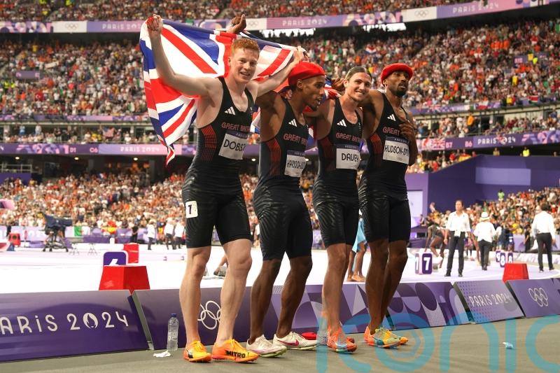 Great Britain’s 4×400 metres relay men and women win bronze medals