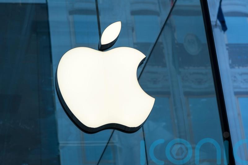 Ireland ‘will respect’ ruling to claim 13bn euro from Apple in back taxes