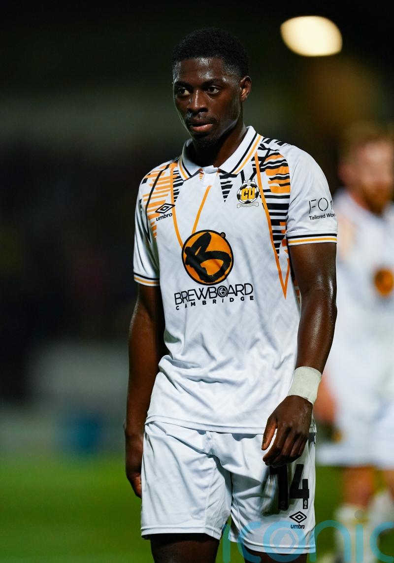 Sullay Kaikai’s late header earns 10-man Cambridge draw with Bolton