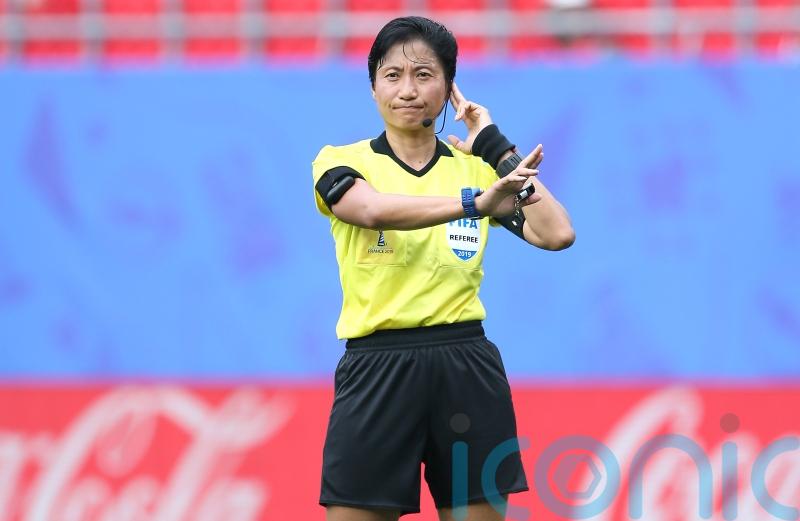 Referees to make in-stadium VAR announcements in this season&rsquo;s Carabao Cup semis