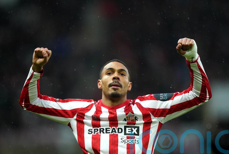 Wilson Isidor’s early goal earns Sunderland victory over 10-man Portsmouth