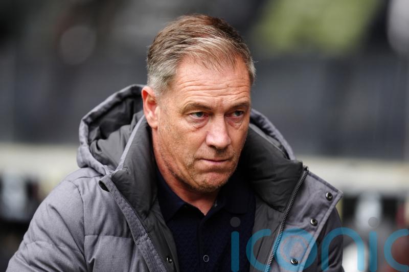 Scott Lindsey doing all he can to turn MK Dons’ form around after another loss